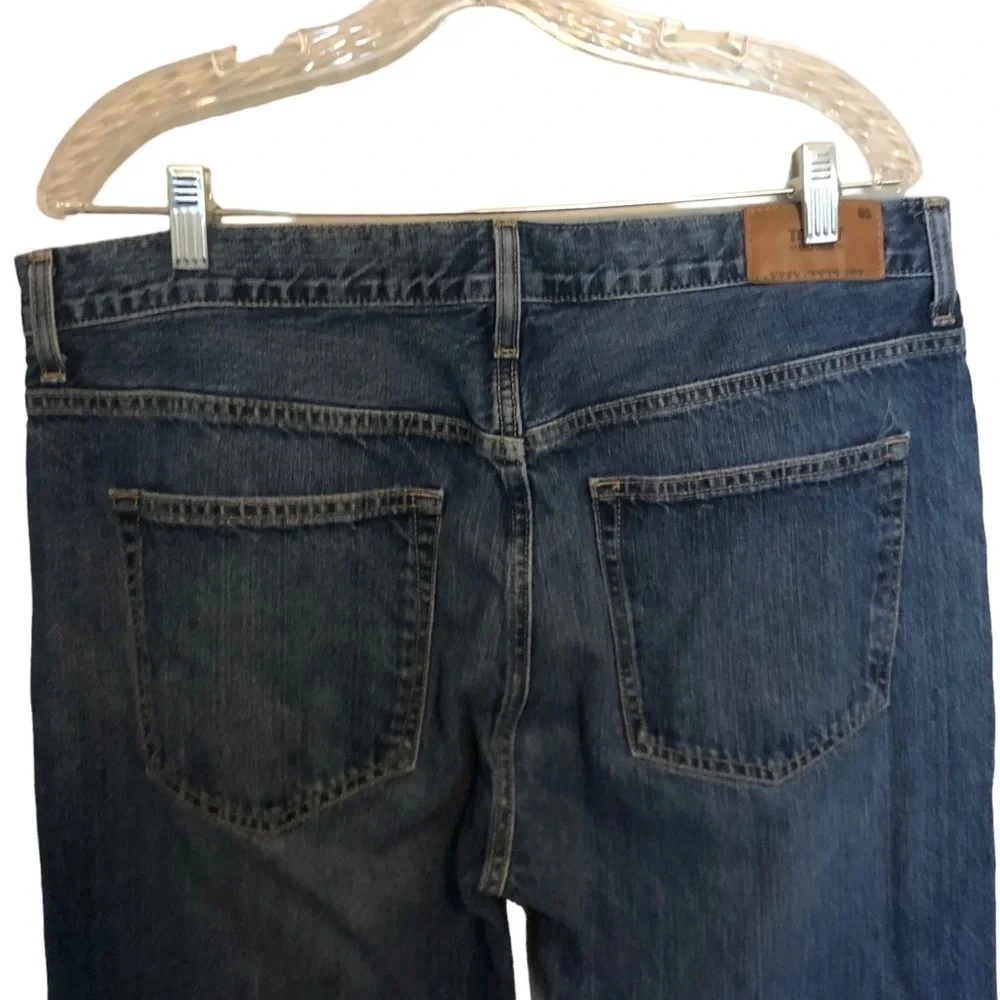Tommy Hilfiger Men’s Classic Straight leg Medium wash jeans